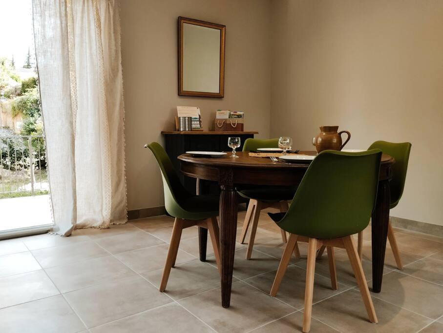 Charmante Maison Avec Jardin Aux Portes Des Gorges De L'Ardeche Saint-Julien-de-Peyrolas Extérieur photo
